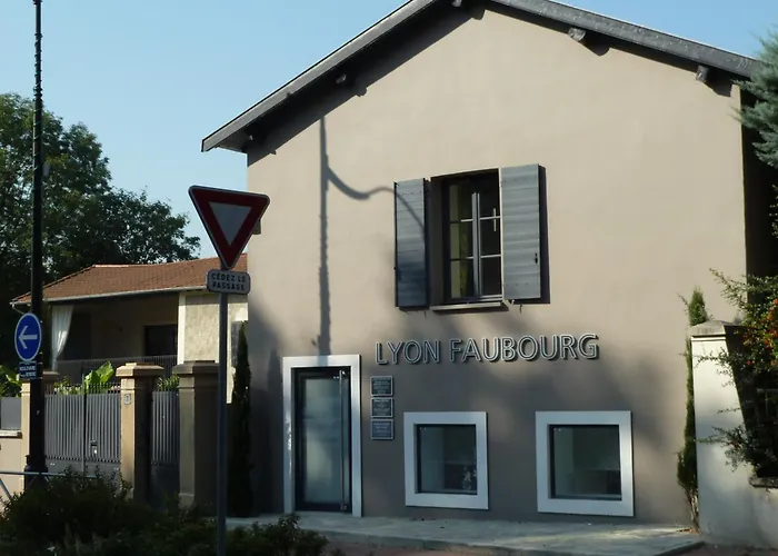 Lyon Faubourg - Saint Priest