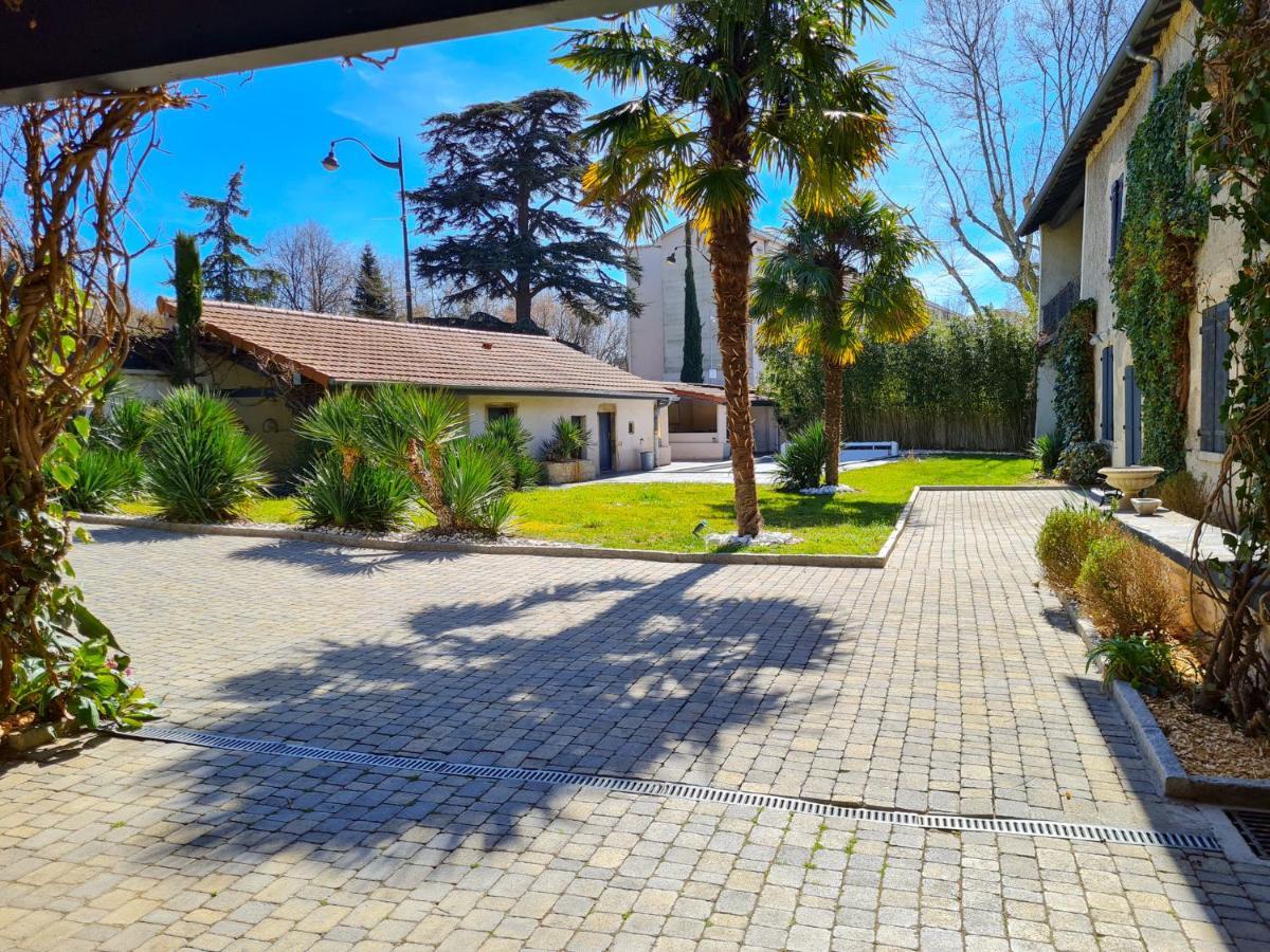 Lyon Faubourg - Priest Bed & Breakfast